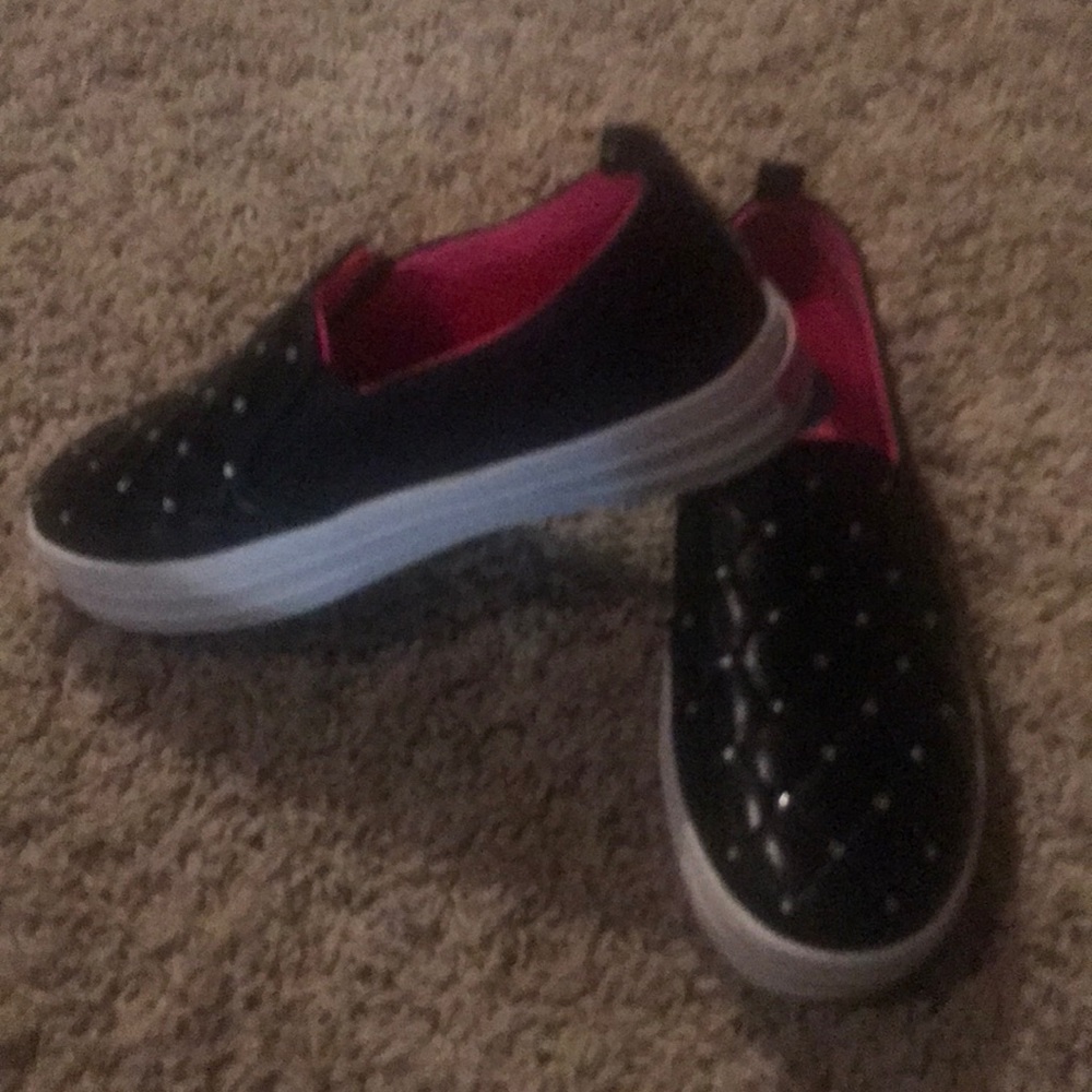 Sketchers girls slip on sneakers